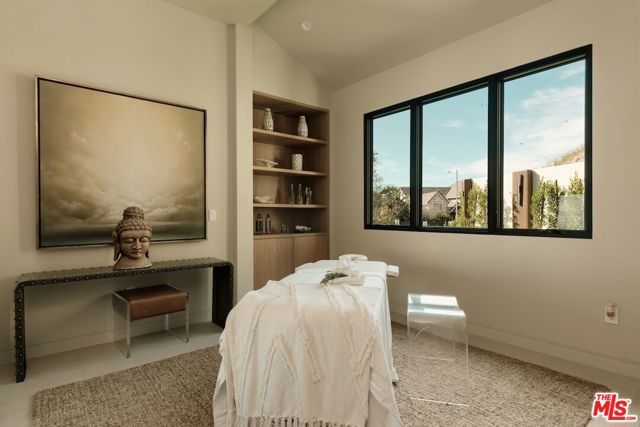 19378 Lemmer Drive, Tarzana (los Angeles), CA 91356