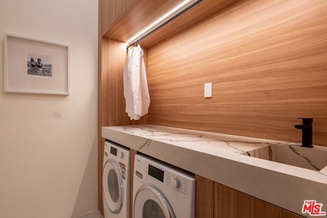 19378 Lemmer Drive, Tarzana (los Angeles), CA 91356