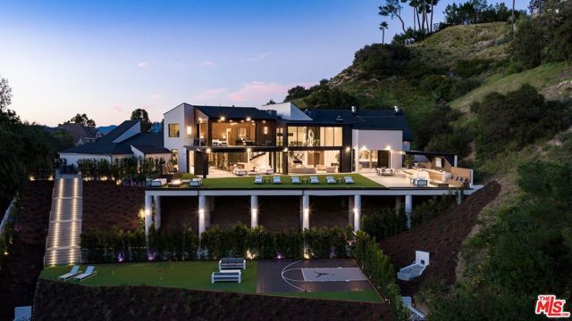 19378 Lemmer Drive, Tarzana (los Angeles), CA 91356