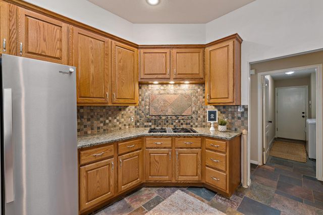 2040 SAINT ANDREWS DR, Round Rock, TX 78664