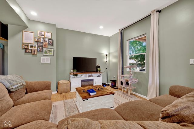 4002 Byram Avenue, Indianapolis, IN 46208