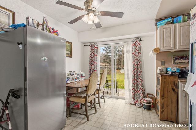 910 N Washington Avenue, Battle Creek, MI 49037