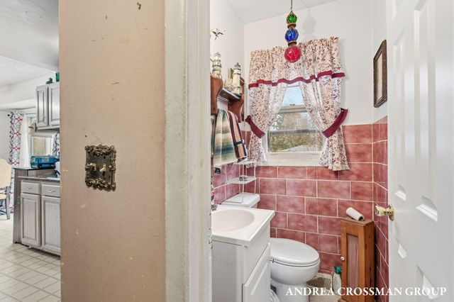 910 N Washington Avenue, Battle Creek, MI 49037