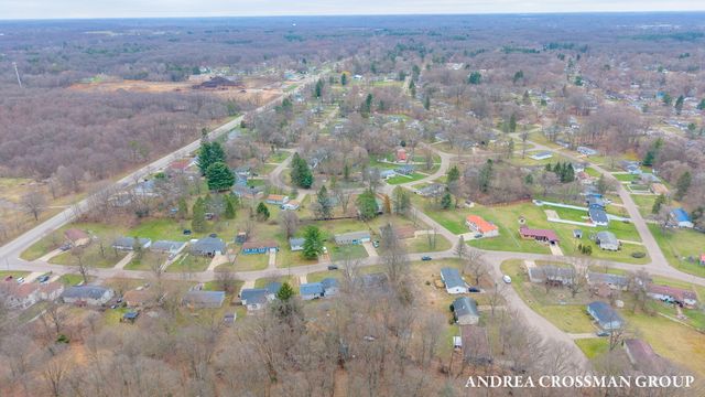 910 N Washington Avenue, Battle Creek, MI 49037