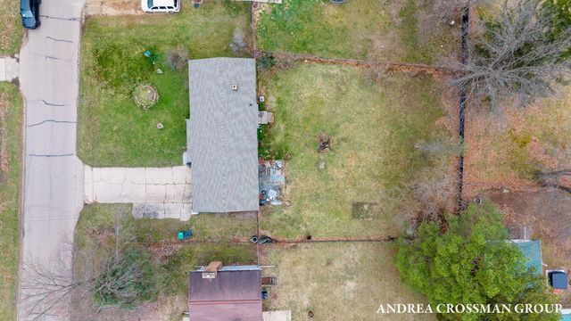 910 N Washington Avenue, Battle Creek, MI 49037