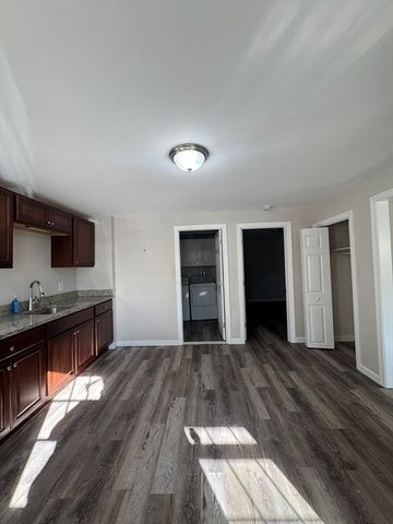 253 Main 1, Leicester, MA 01611