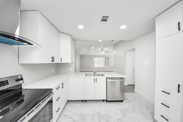 3842 Westmeadow Drive, Houston, TX 77082