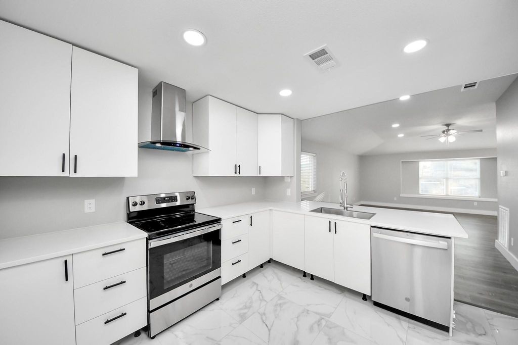 3842 Westmeadow Drive, Houston, TX 77082