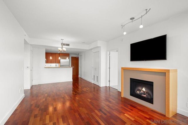 325 7th Avenue 1003, San Diego, CA 92101