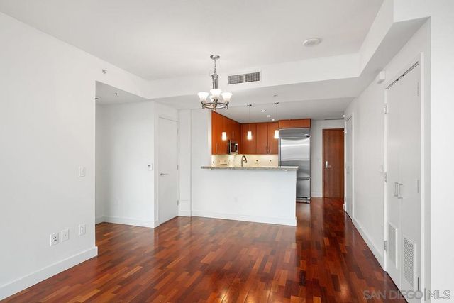 325 7th Avenue 1003, San Diego, CA 92101