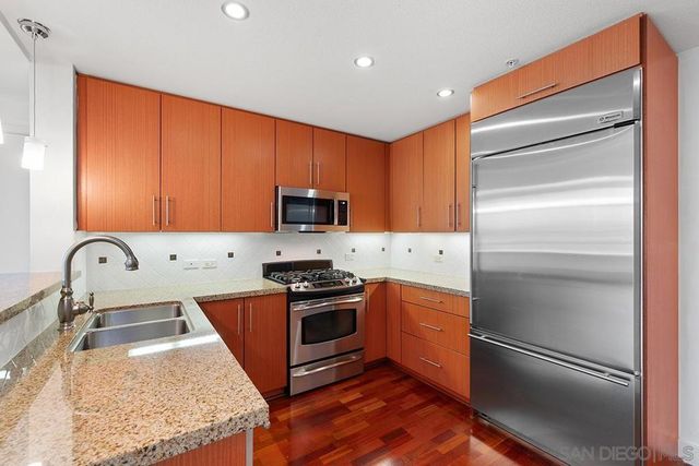 325 7th Avenue 1003, San Diego, CA 92101