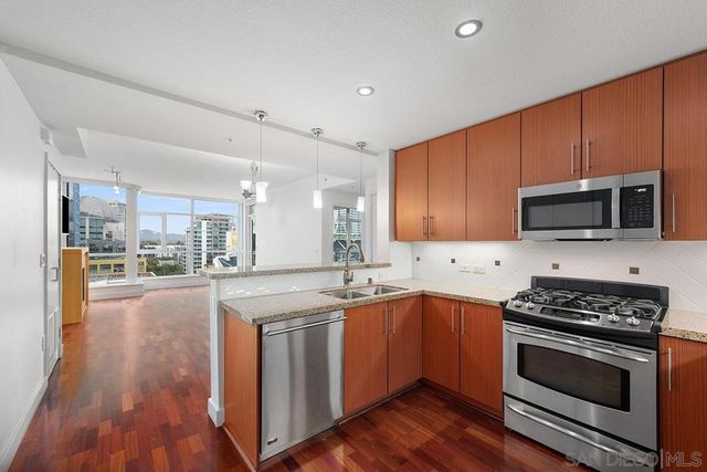 325 7th Avenue 1003, San Diego, CA 92101