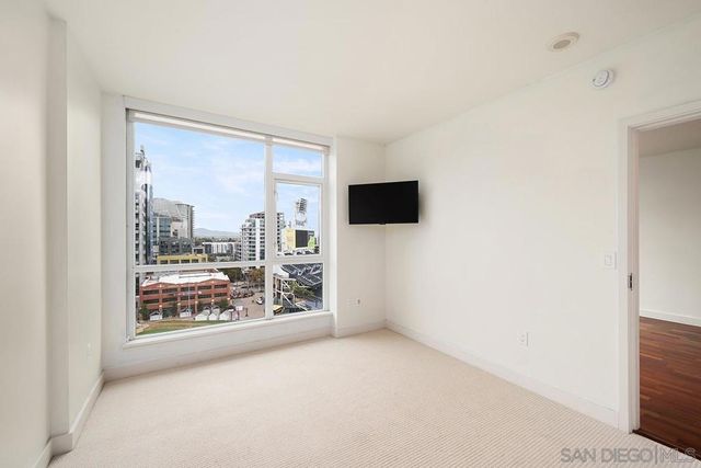 325 7th Avenue 1003, San Diego, CA 92101