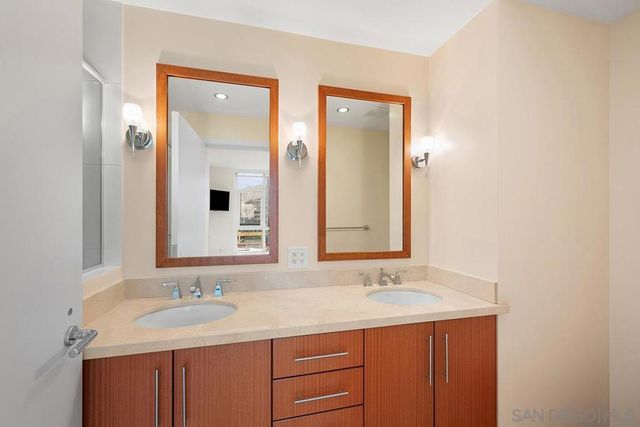 325 7th Avenue 1003, San Diego, CA 92101