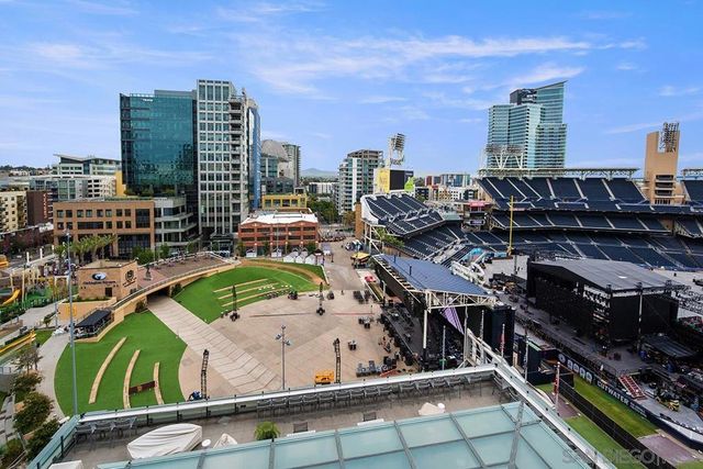 325 7th Avenue 1003, San Diego, CA 92101