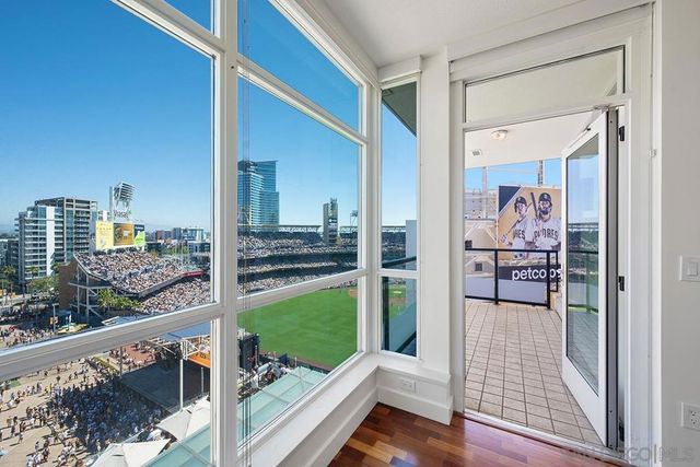 325 7th Avenue 1003, San Diego, CA 92101