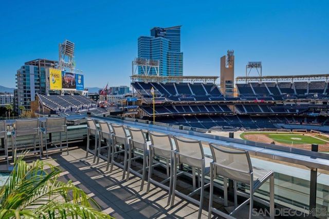 325 7th Avenue 1003, San Diego, CA 92101