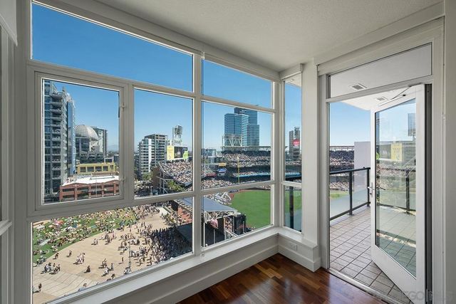 325 7th Avenue 1003, San Diego, CA 92101