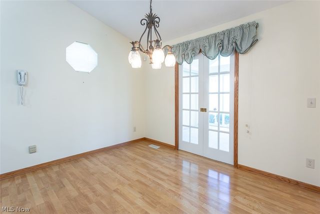 457 Harvest Lane, Seven Hills, OH 44131