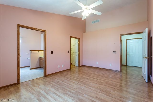 457 Harvest Lane, Seven Hills, OH 44131