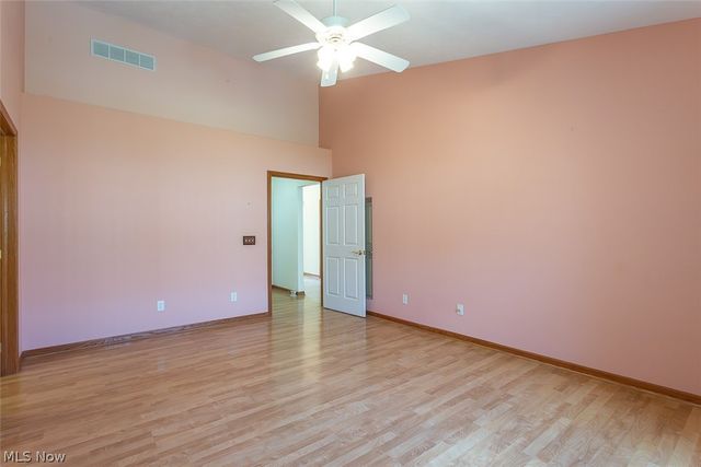 457 Harvest Lane, Seven Hills, OH 44131