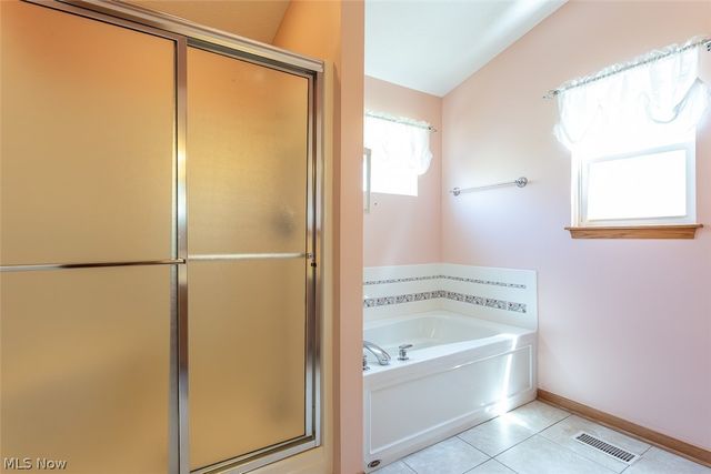 457 Harvest Lane, Seven Hills, OH 44131