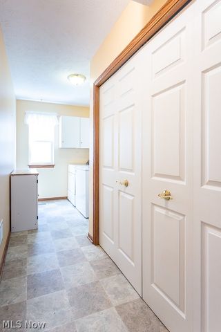 457 Harvest Lane, Seven Hills, OH 44131