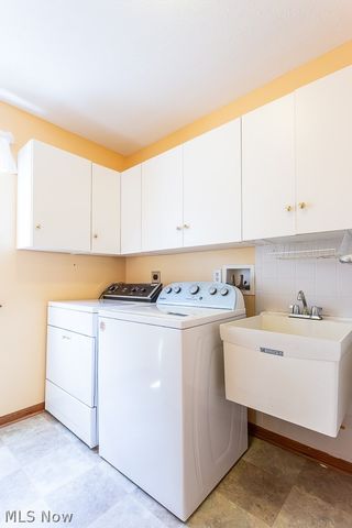 457 Harvest Lane, Seven Hills, OH 44131