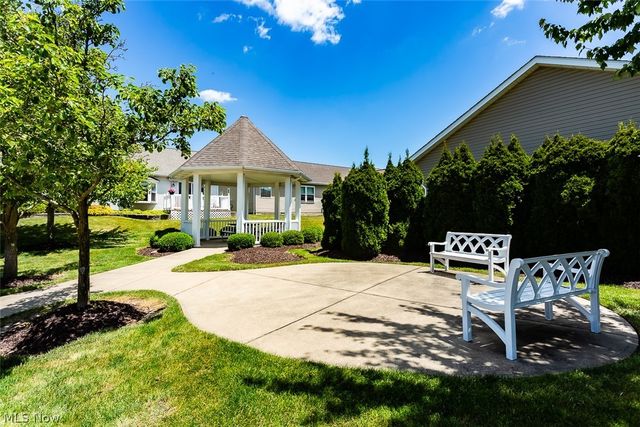 457 Harvest Lane, Seven Hills, OH 44131