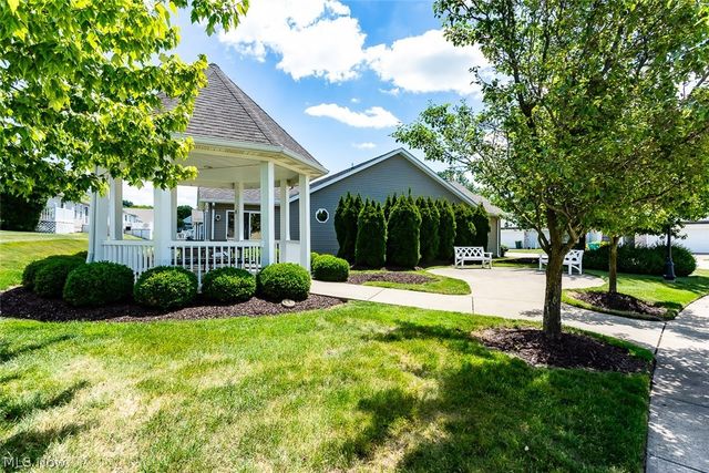 457 Harvest Lane, Seven Hills, OH 44131