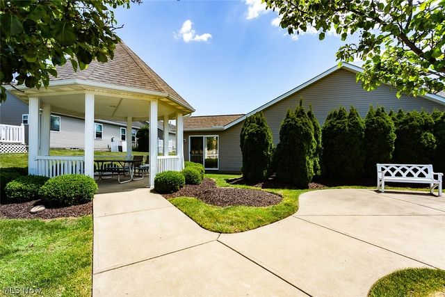 457 Harvest Lane, Seven Hills, OH 44131