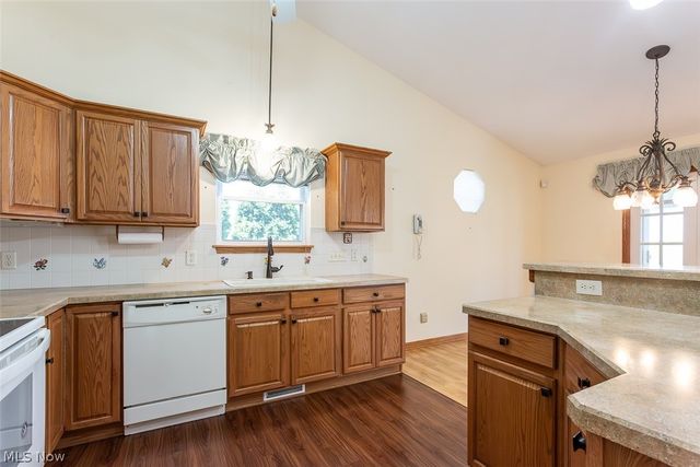 457 Harvest Lane, Seven Hills, OH 44131