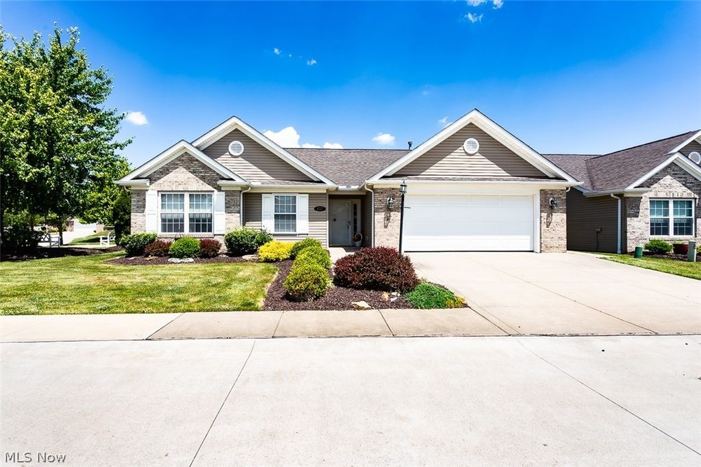 457 Harvest Lane, Seven Hills, OH 44131