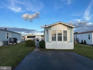 905 LAURA LEE CIR #201, Bear, DE 19701