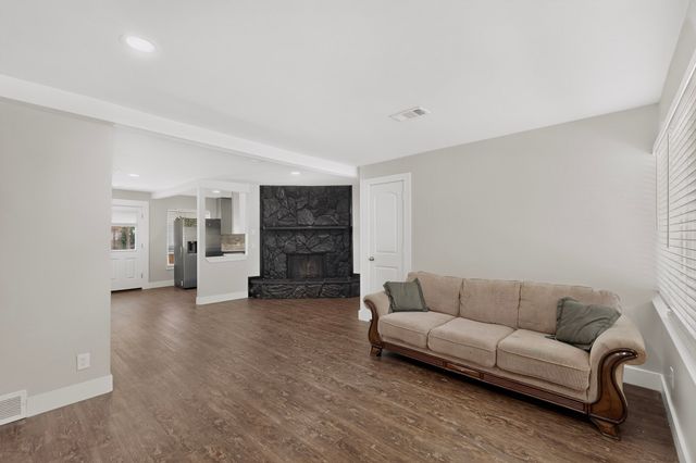 2310 Costa Mesa Drive, Dallas, TX 75228