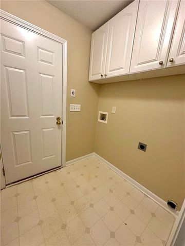 185 Weatherstone Drive, Woodstock, GA 30188