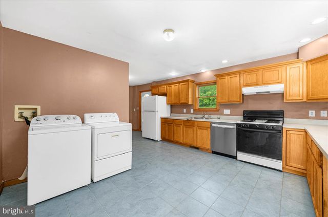 441 PITTSTOWN RD, Pittstown, NJ 08867