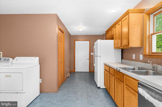441 PITTSTOWN RD, Pittstown, NJ 08867