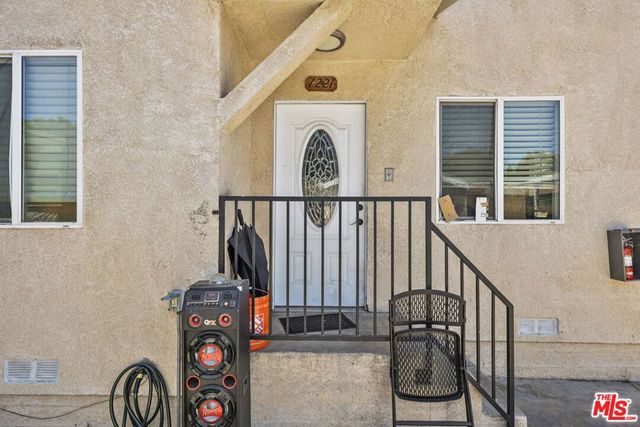 1219 E 57th Street, Los Angeles, CA 90011