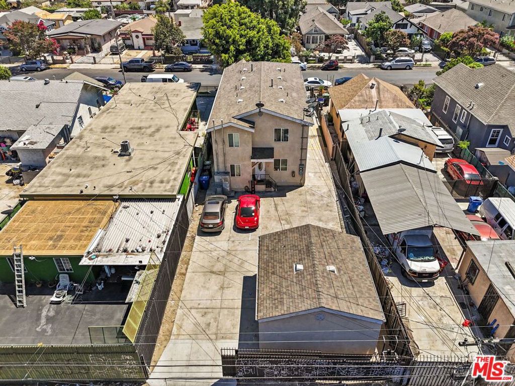 Image 19 of property listing at 1219 E 57th Street, Los Angeles, CA 90011