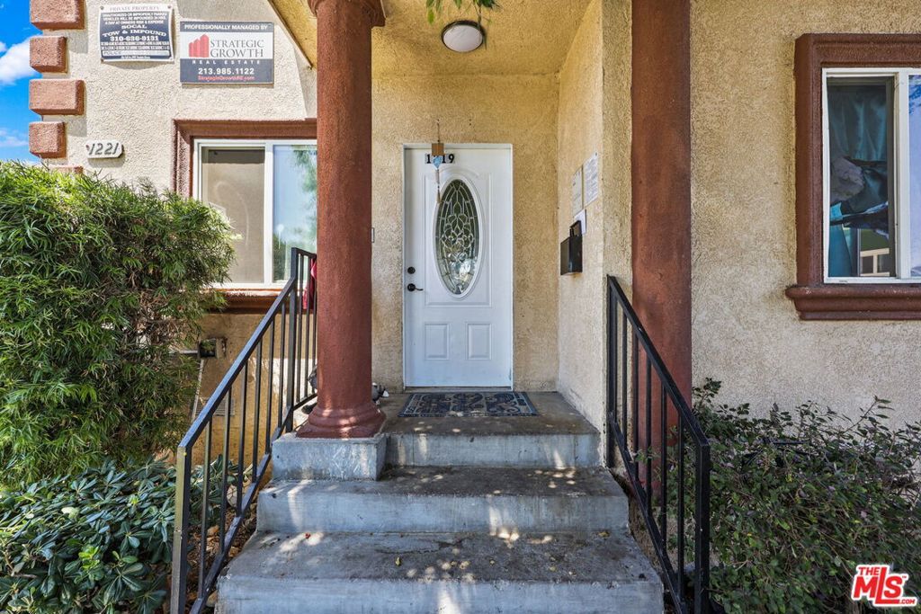 Image 8 of property listing at 1219 E 57th Street, Los Angeles, CA 90011