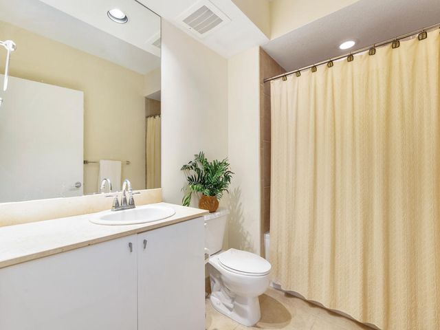 1551 N Flagler Drive 903, West Palm Beach, FL 33401