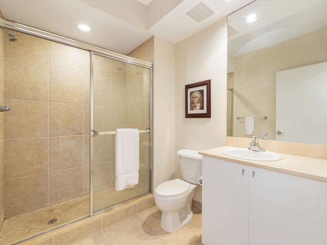 1551 N Flagler Drive 903, West Palm Beach, FL 33401