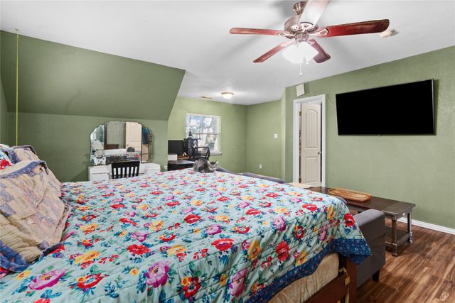 105 E Linden Street, Ennis, TX 75119