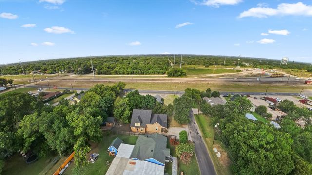 105 E Linden Street, Ennis, TX 75119