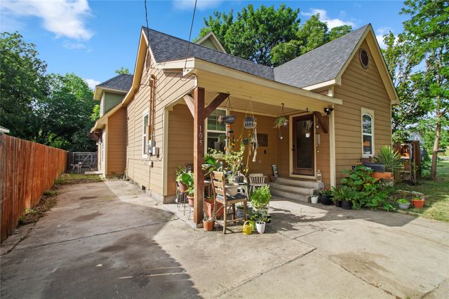 105 E Linden Street, Ennis, TX 75119