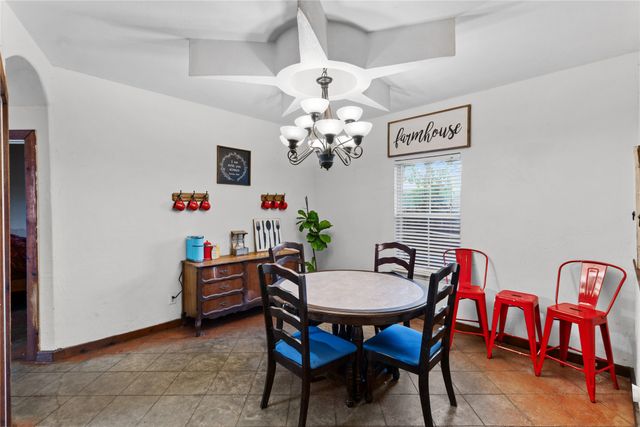 105 E Linden Street, Ennis, TX 75119