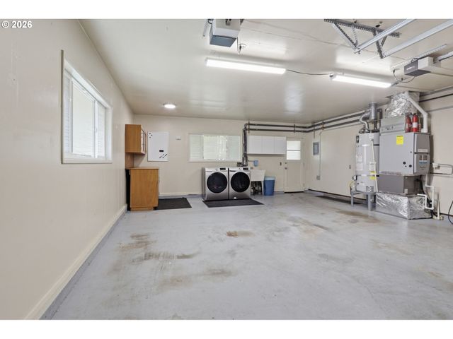 12915 Ne MORRIS Ct, Portland, OR 97230