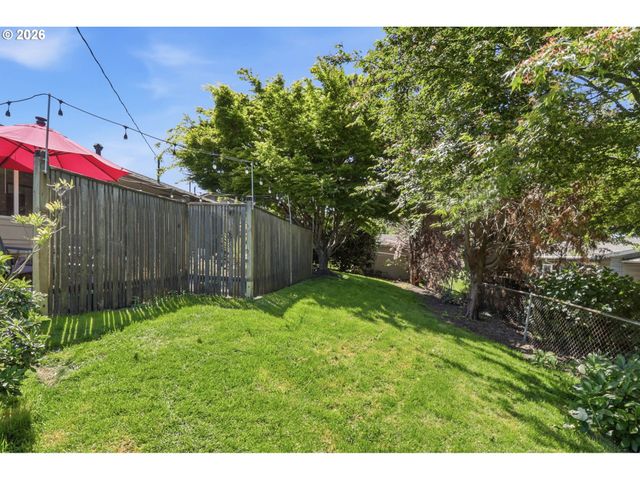 12915 Ne MORRIS Ct, Portland, OR 97230