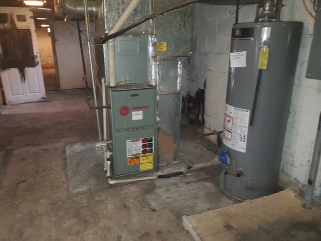 2725 W 49th Street, Davenport, IA 52806